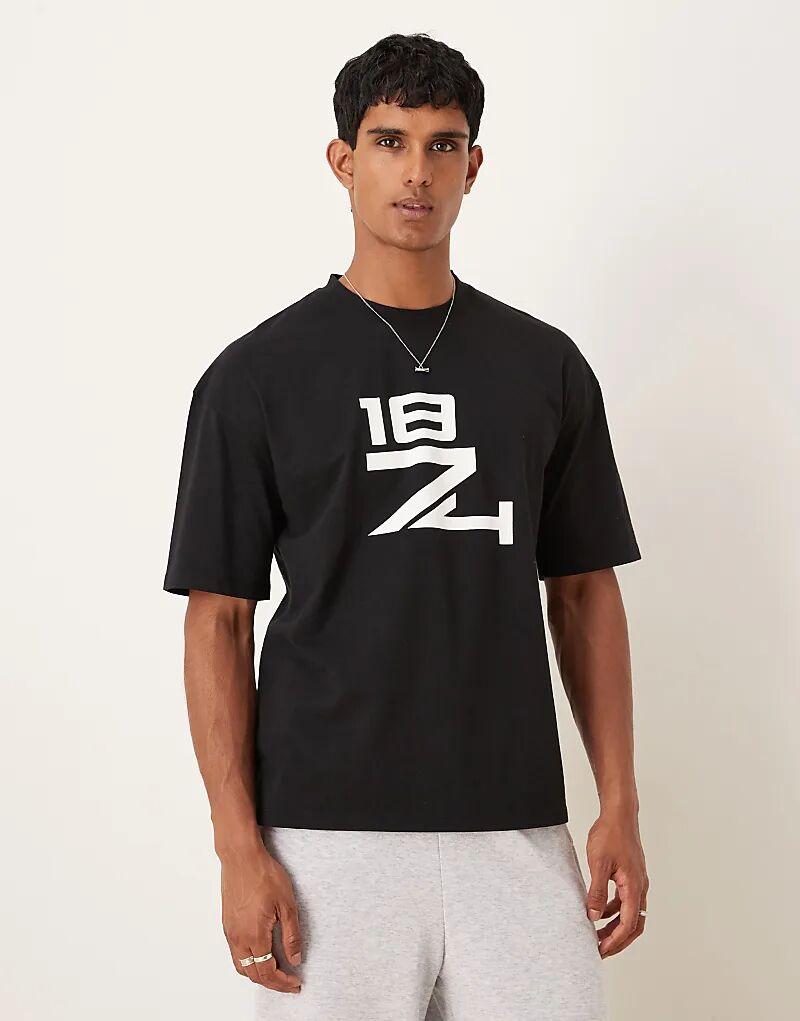 

Футболка Lyle & Scott Loungewear с графическим принтом в угольно-черном цвете