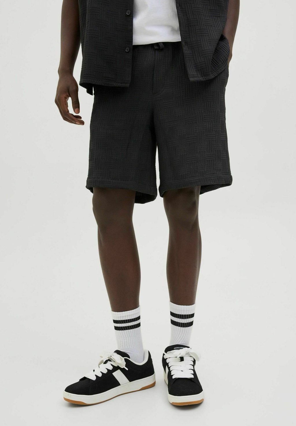 

Шорты SHORTS REGULAR FIT SHORTS Jack & Jones, черный