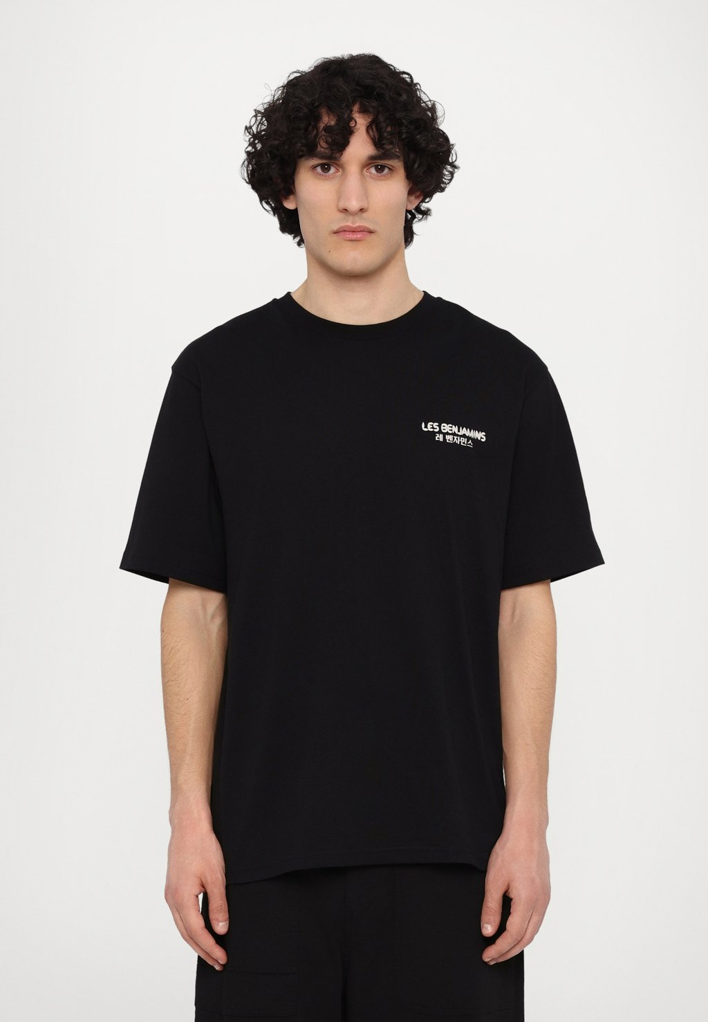 

Футболка с принтом RELAXED TEE Les Benjamins, черный