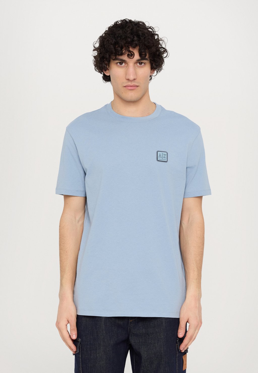 

Базовая футболка Armani Exchange, синий