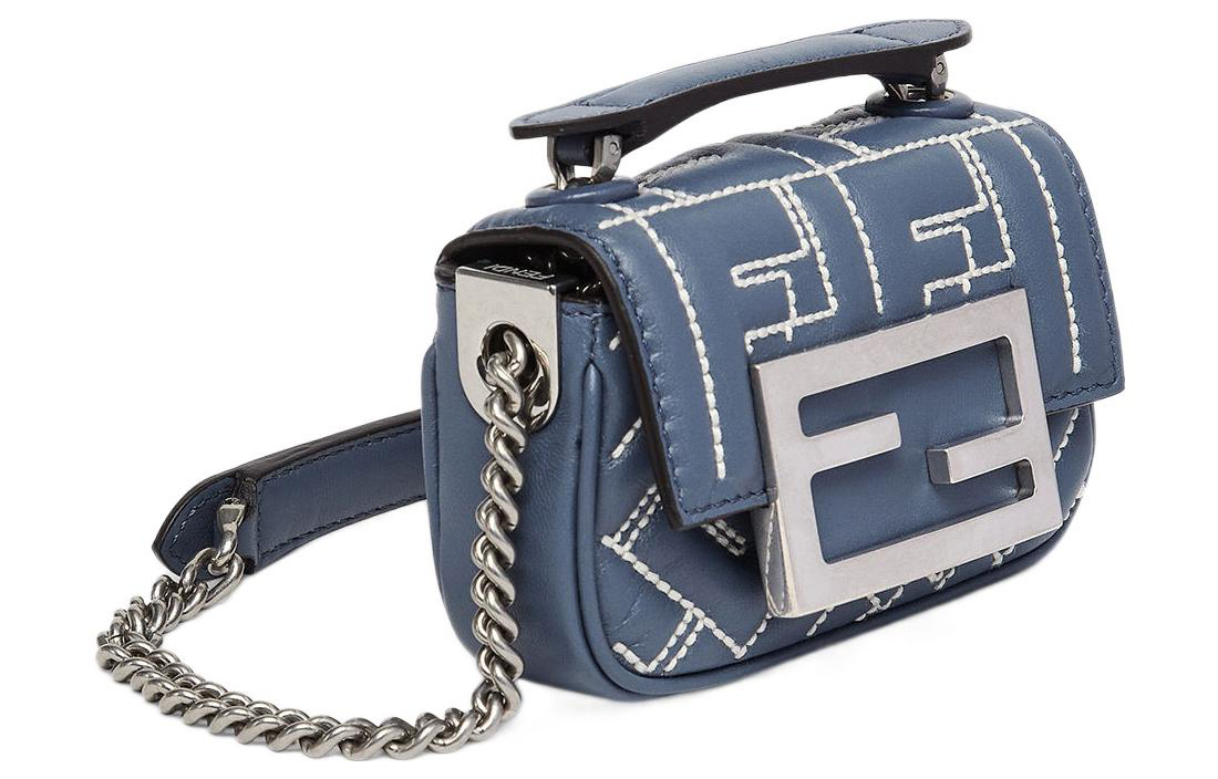 FENDI Сумка кроссбоди мини женская голубая тисненая из овчины — фото 2