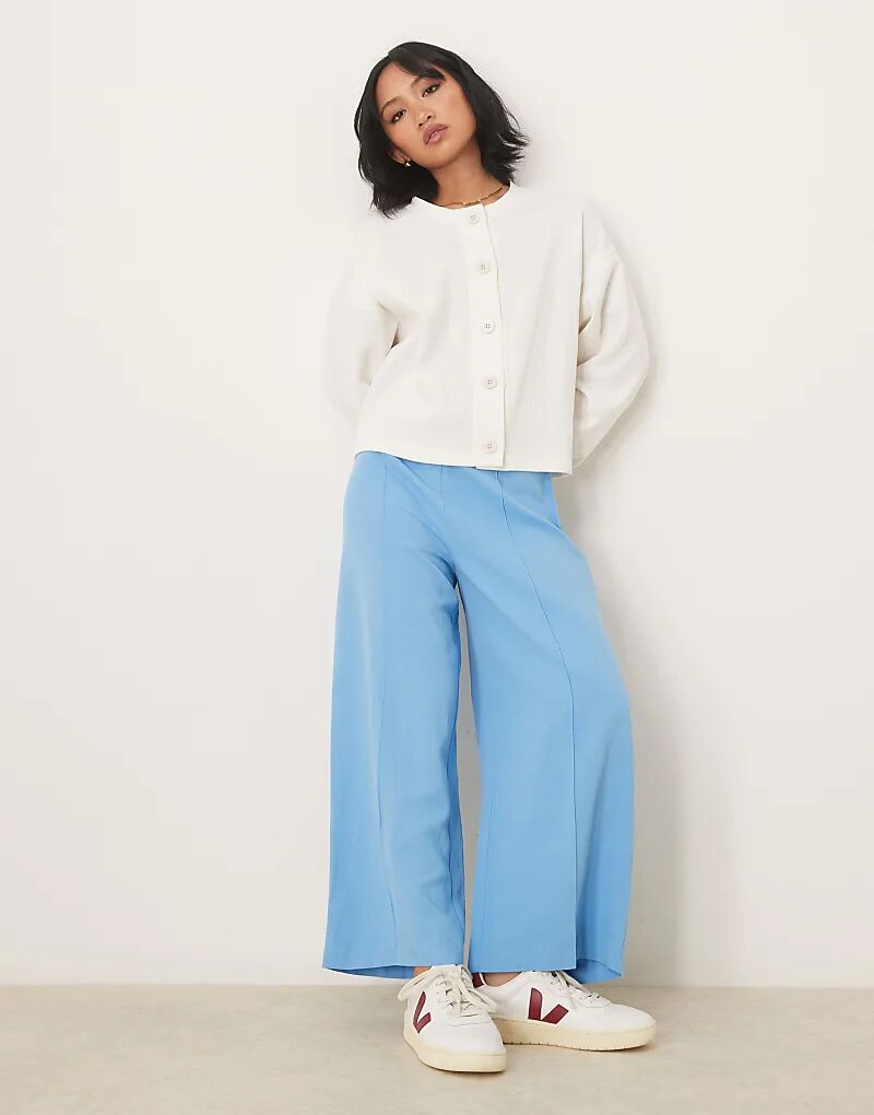 

Льняные брюки-кюлоты ASOS DESIGN Petite, приталенные в синих тонах