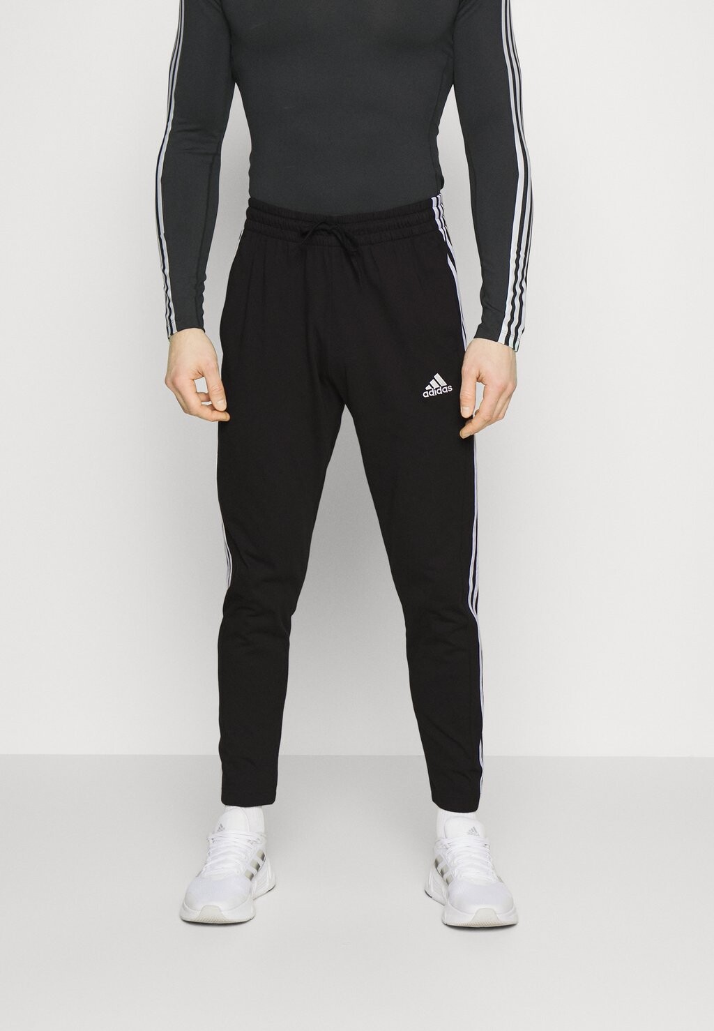 

Спортивные брюки Adidas, цвет Black/White
