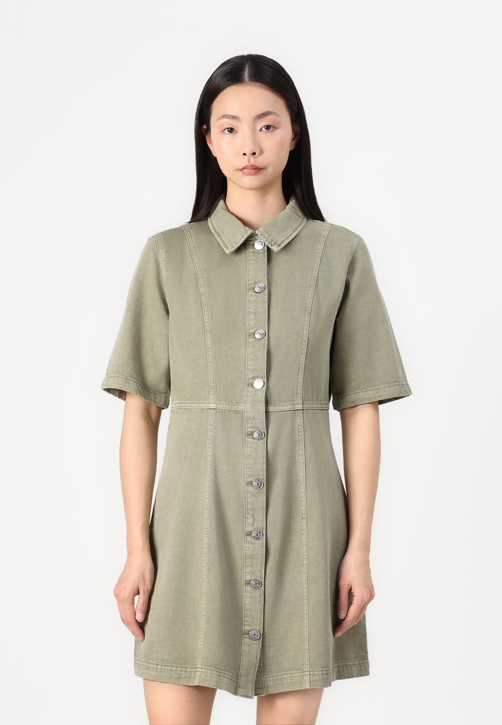 

Джинсовое платье ONLSILLA SHORT BUTTON DRESS ONLY, серо-коричневый