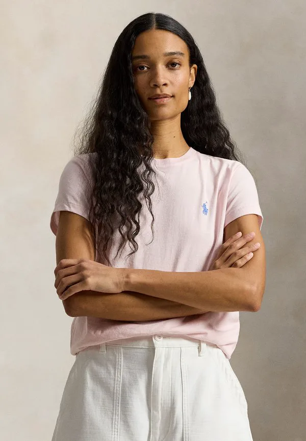 

Классическая футболка из хлопкового трикотажа с круглым вырезом, базовая футболка. Polo Ralph Lauren, Pink Sand, Розовый, Классическая футболка из хлопкового трикотажа с круглым вырезом, базовая футболка. Polo Ralph Lauren, Pink Sand