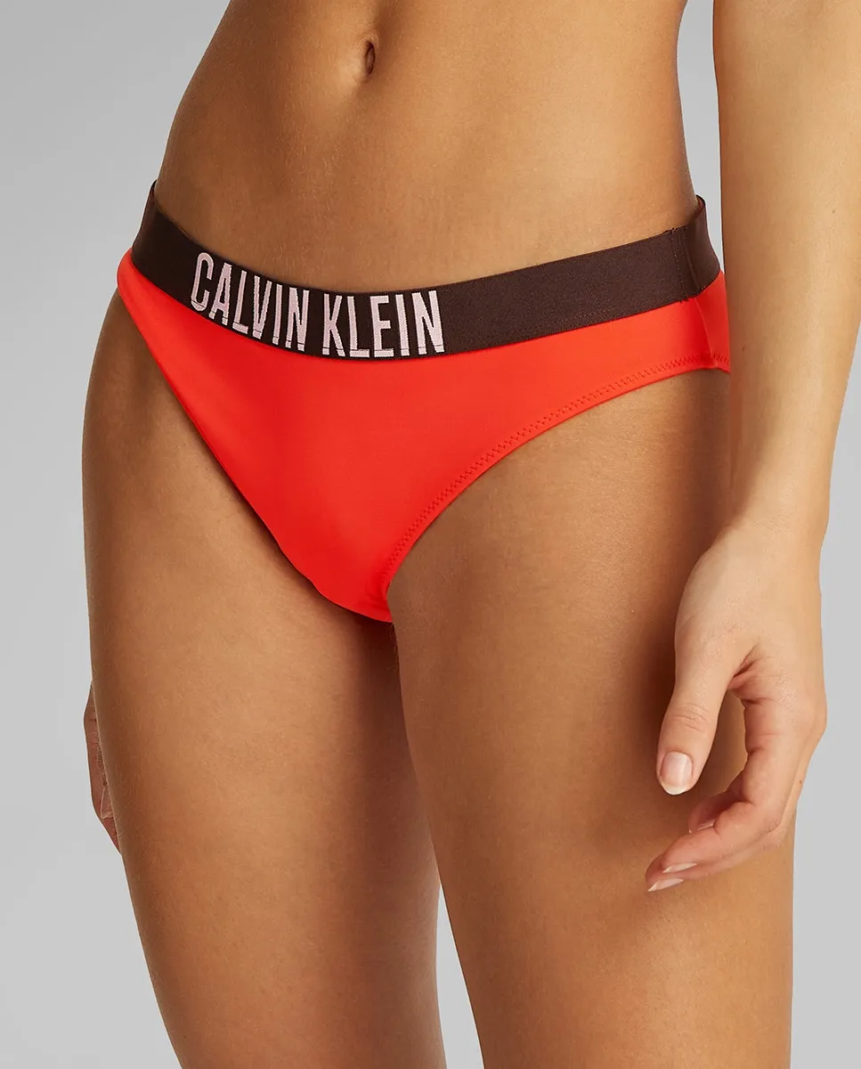 

Классические плавки бикини с логотипом на поясе Calvin Klein, красный