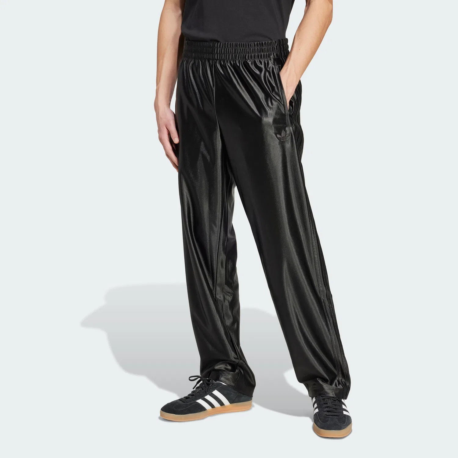 Мужские чёрные спортивные брюки Firebird Adicolor Metallic от Adidas