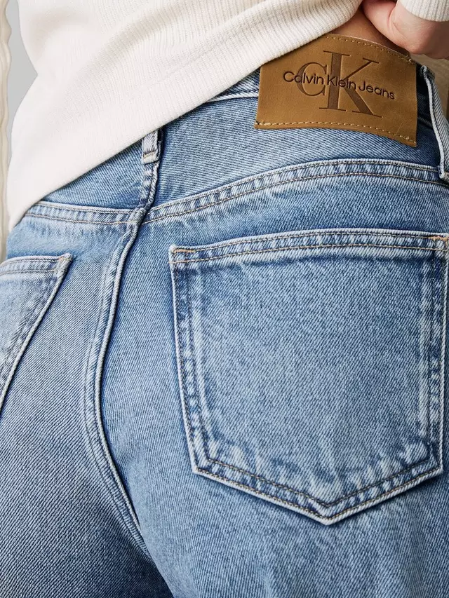 Джинсы Calvin Klein Jeans Mom Tapered, цвет washed blue — фото 3