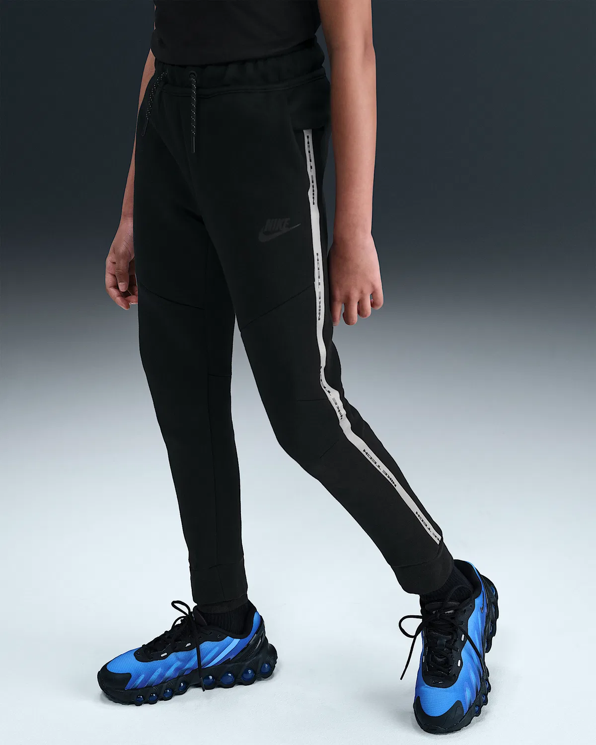 Джоггеры для старших детей Nike Sportswear Tech Fleece со светоотражающими элементами, Black/Black/Black — фото 3
