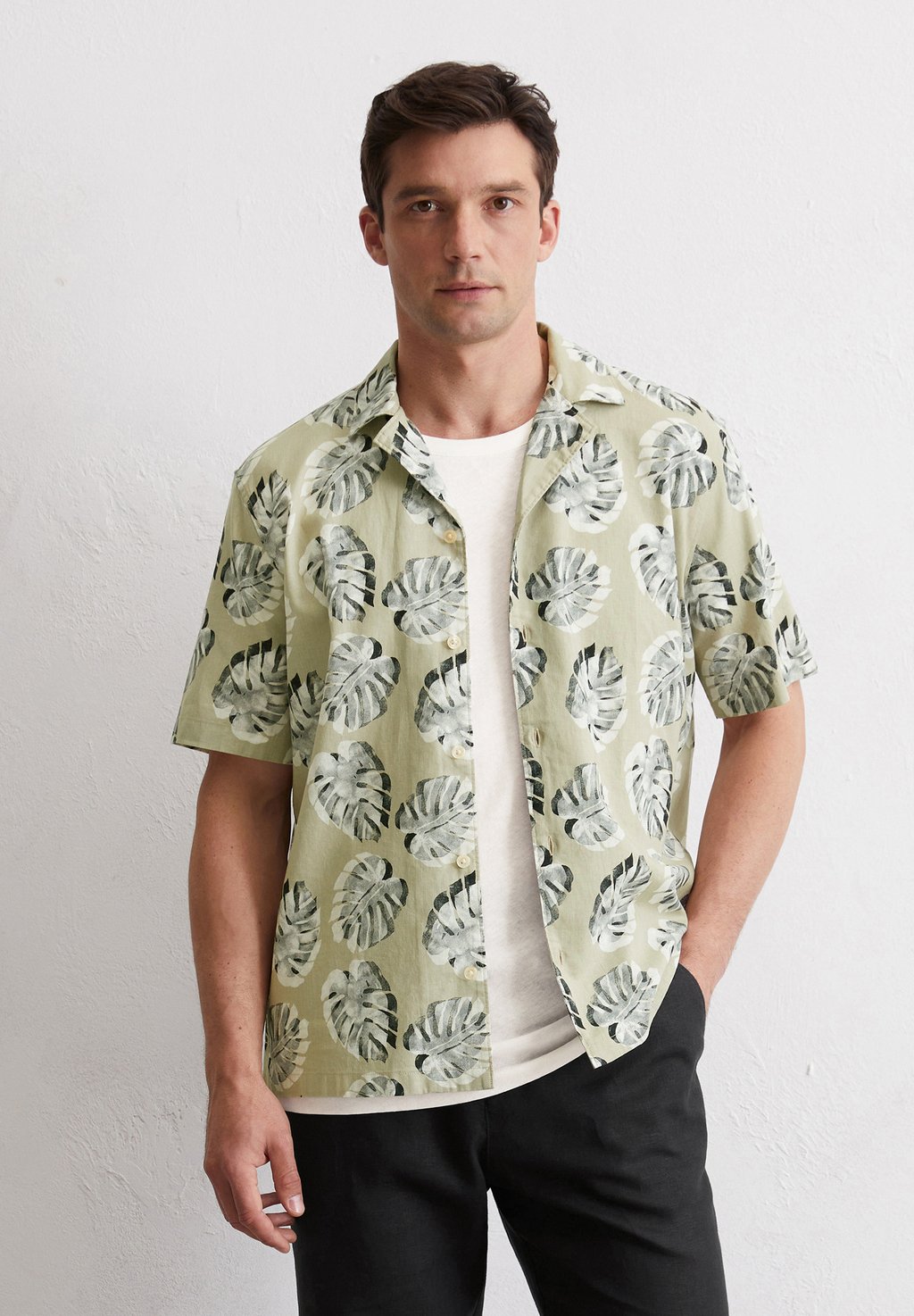 

Рубашка CAMP COLLAR SHORT SLEEVES SLITS AT SIDE SEAMS Marc O'Polo, светло-зеленый
