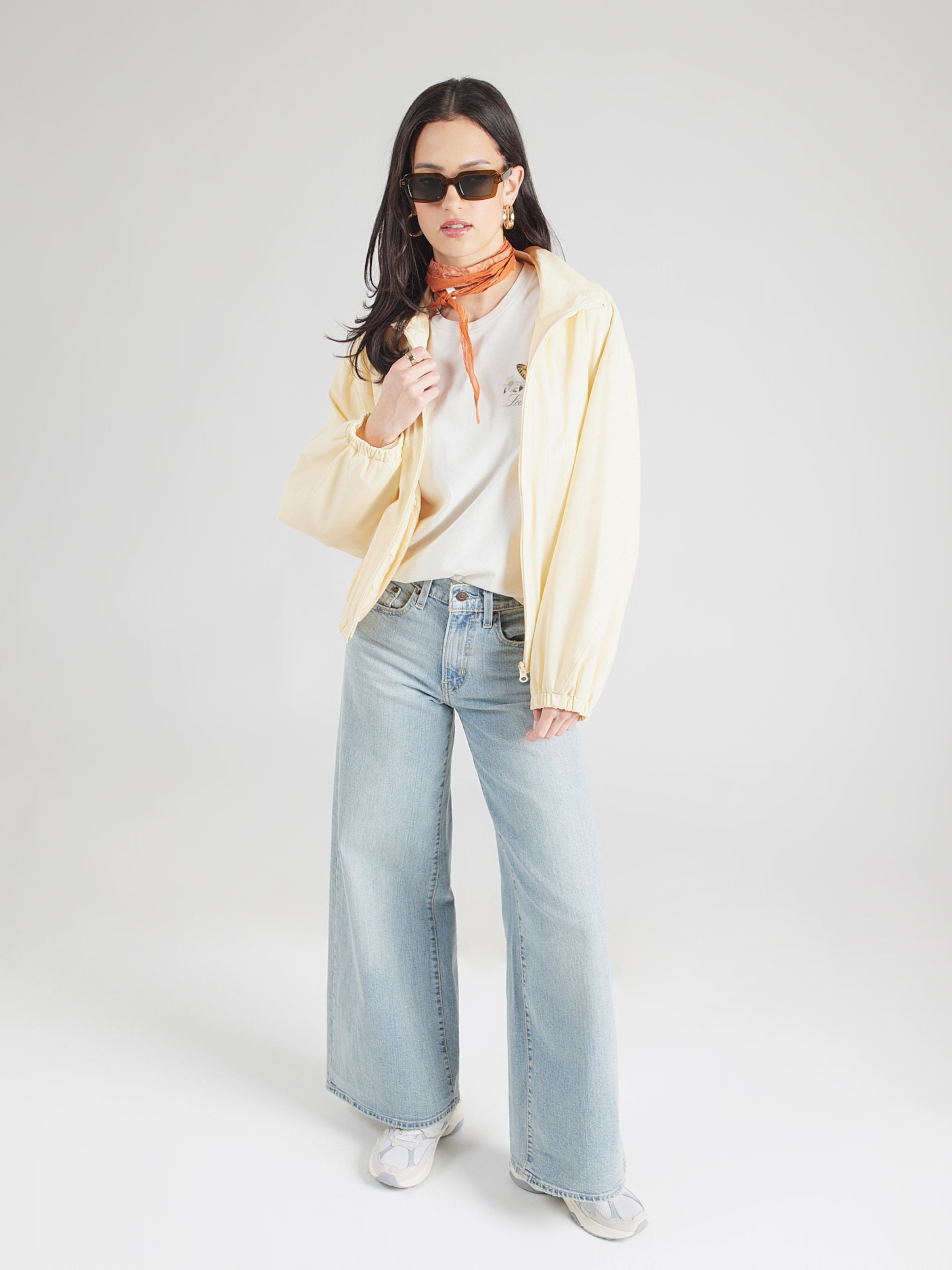LEVI'S  Футболка 'The Perfect' в белом цвете — фото 4