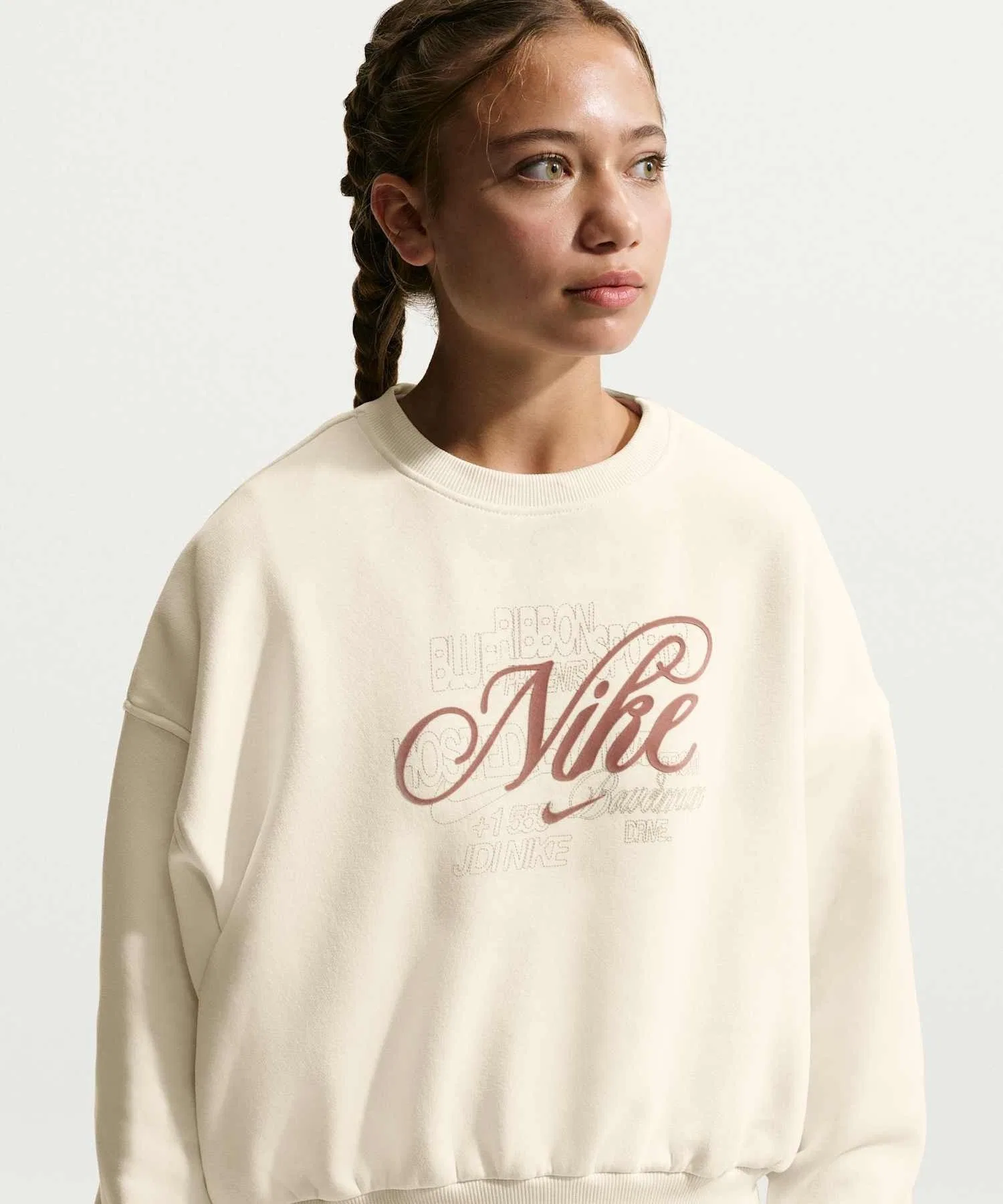 Детская флисовая толстовка Nike Sportswear Club для девочек, свободного кроя, с круглым вырезом, IF1727-047, цвет «мягкий жемчуг».