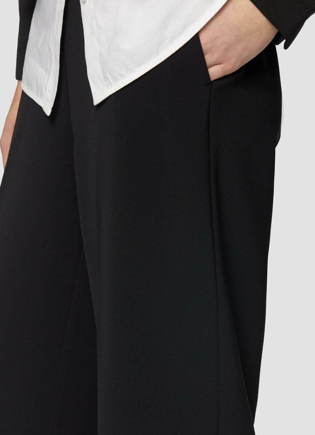 

Брюки WIDE AUS TWILL MIT ELASTISCHEM BUND s.Oliver, черный