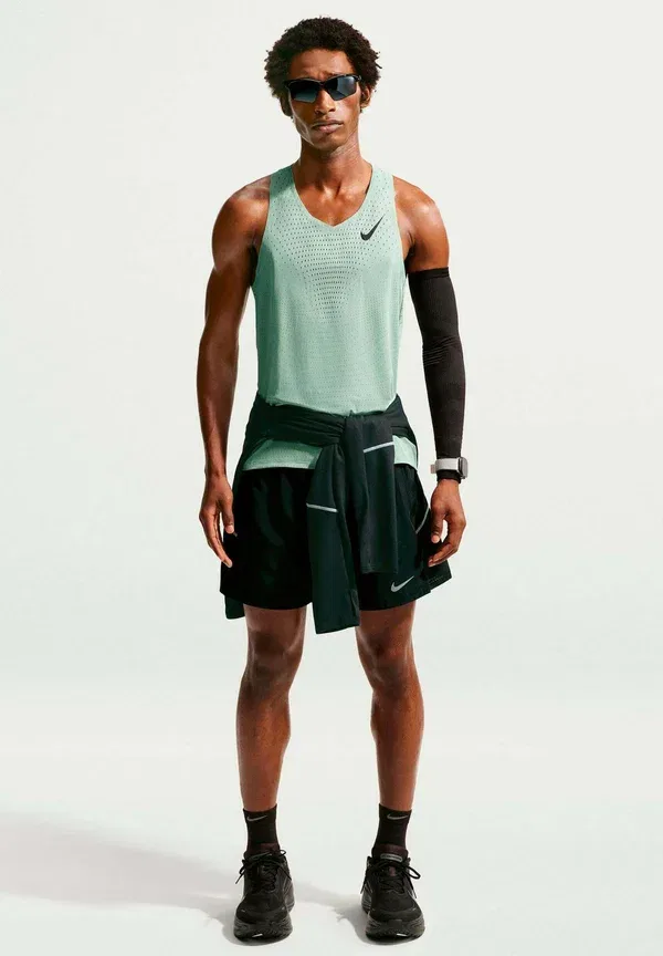 Футболка для бега Aeroswift Top Nike Performance, цвет парно-черный