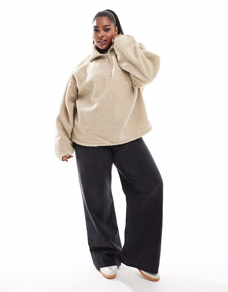 

Свободный флисовый жакет Curve с застежкой-молнией на половину длины, нейтрального цвета Asos Curve