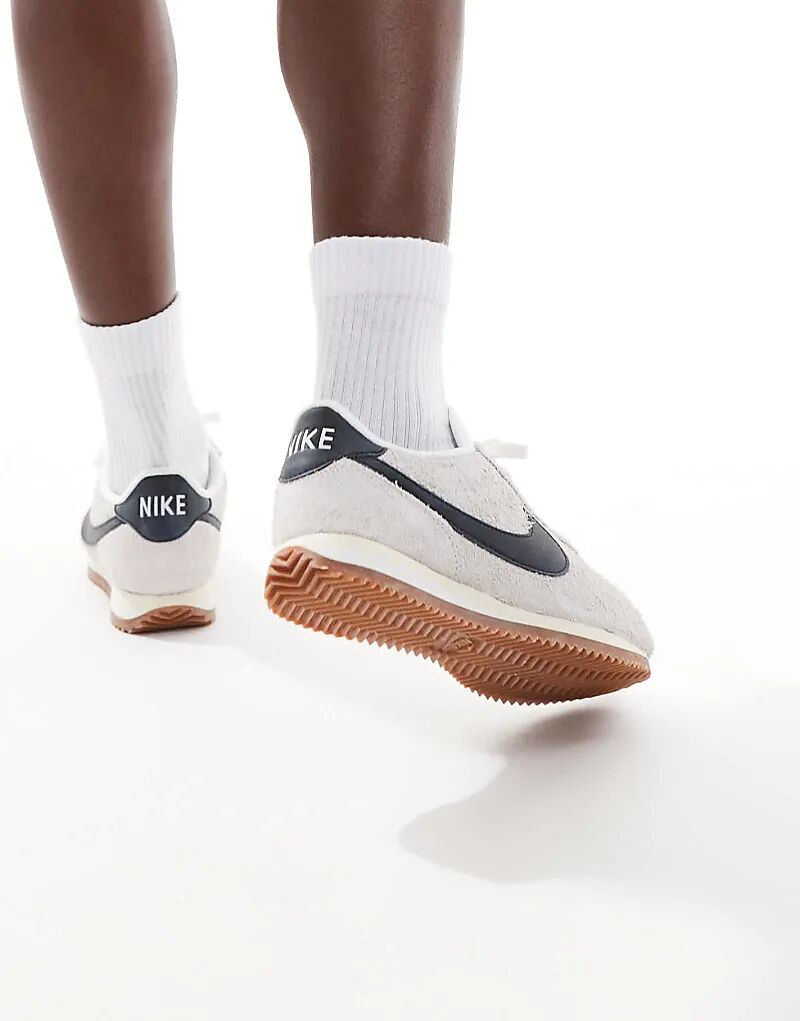 Замшевые кроссовки Cortez белого и черного цвета Nike — фото 3
