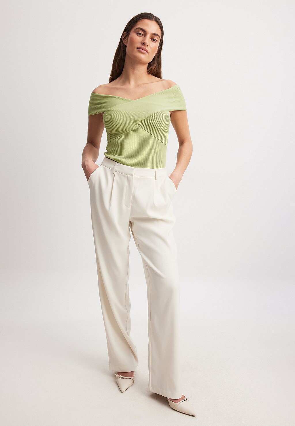

Футболка с принтом OFF SHOULDER NA-KD, зеленый