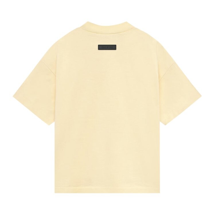 Футболка Fear of God Essentials Kids Short-Sleeve Tee, цвет Garden Yellow — фото 2