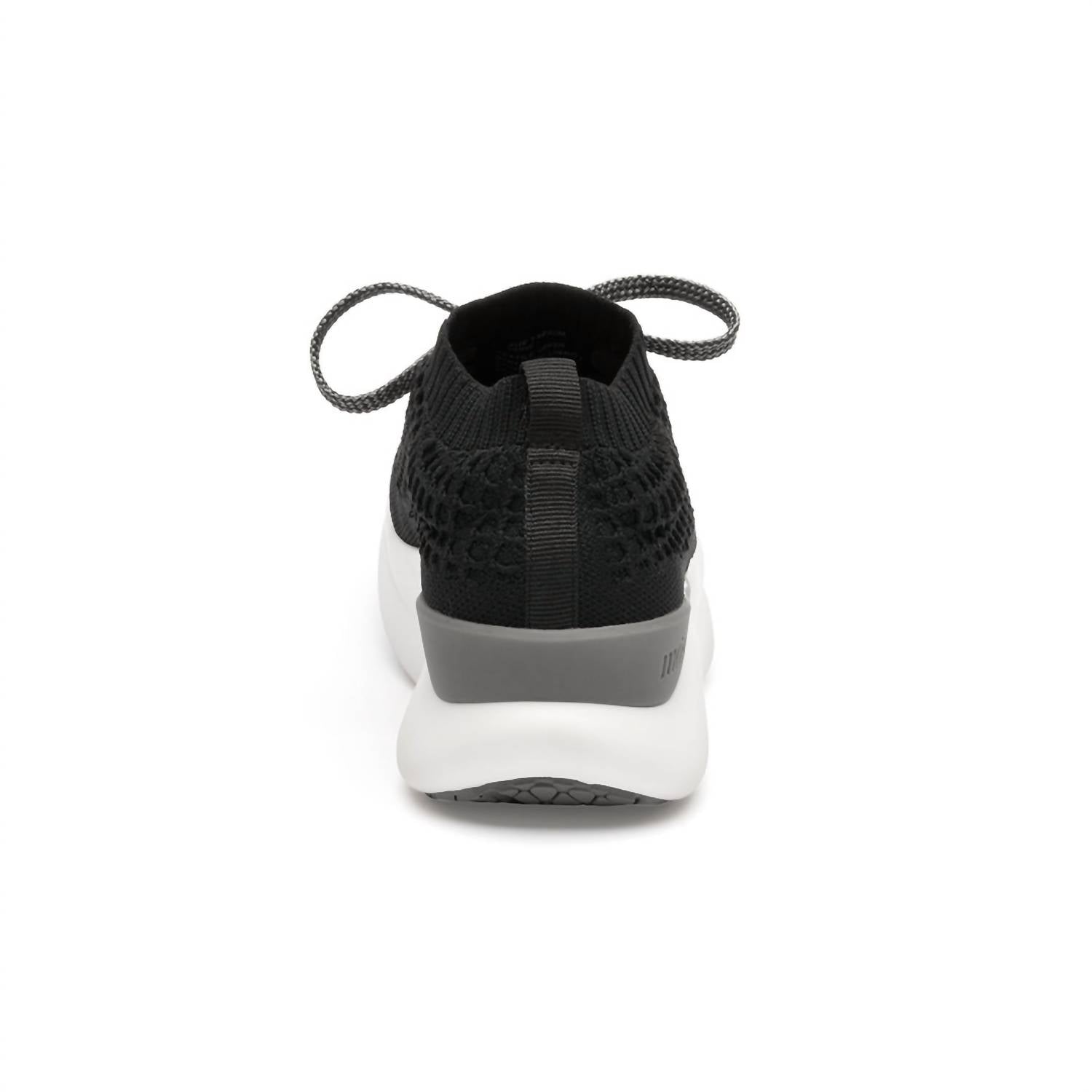 Женские туфли Moshn Vigor черного цвета Klogs Footwear — фото 4