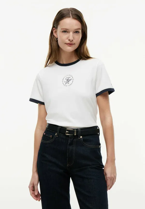 Футболка с принтом и вышивкой логотипа Tommy Hilfiger, цвет экрю