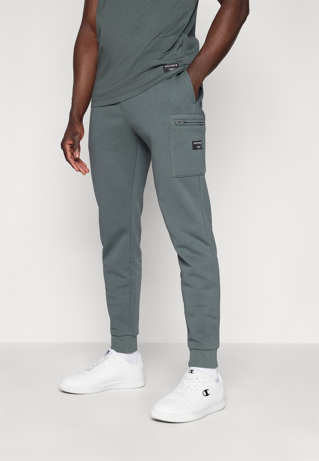 

Спортивные брюки CENTRE TAPERED POCKET SWEATPANTS Björn Borg, серый