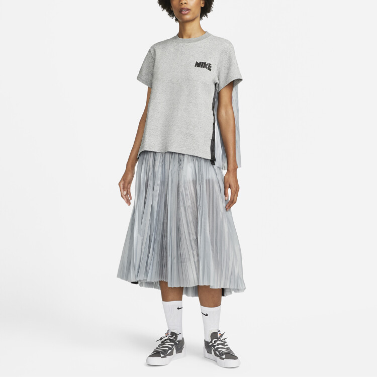 Футболка Sacai X женская серая Nike — фото 3