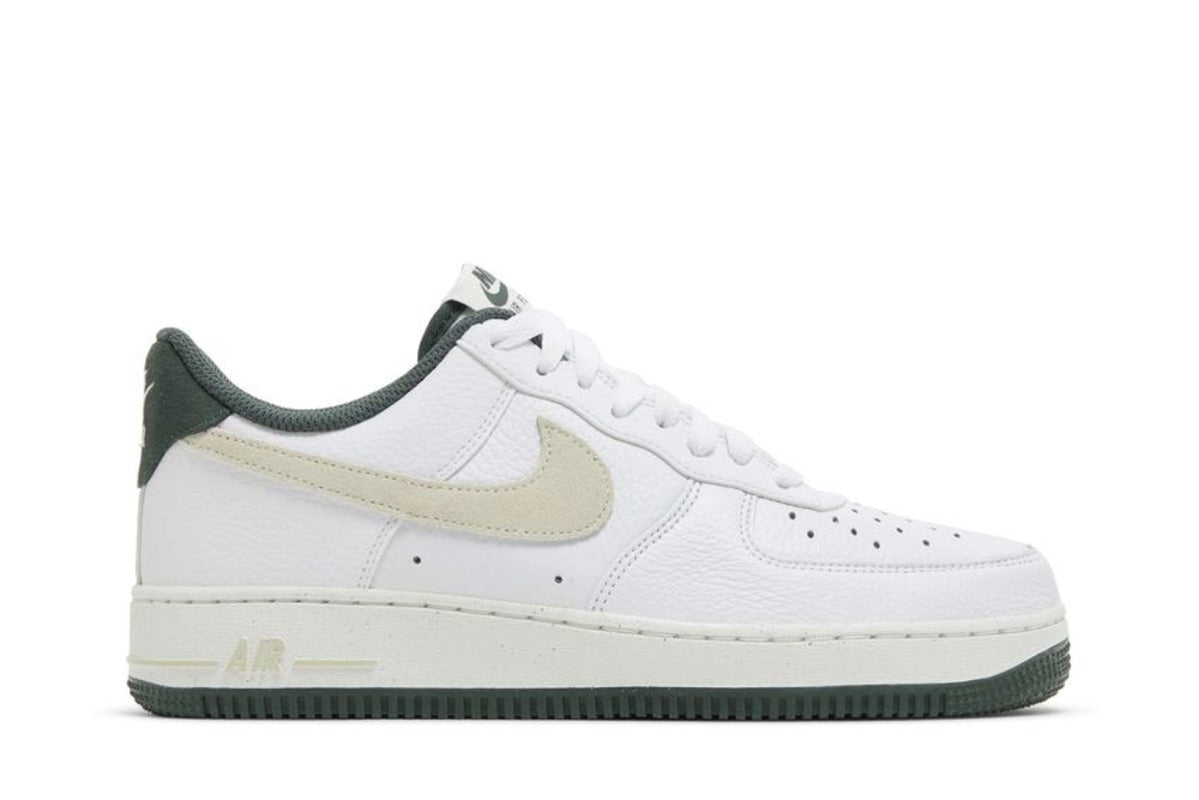 

Кроссовки Nike Air Force 1 Low '07 LV8 Vintage Green