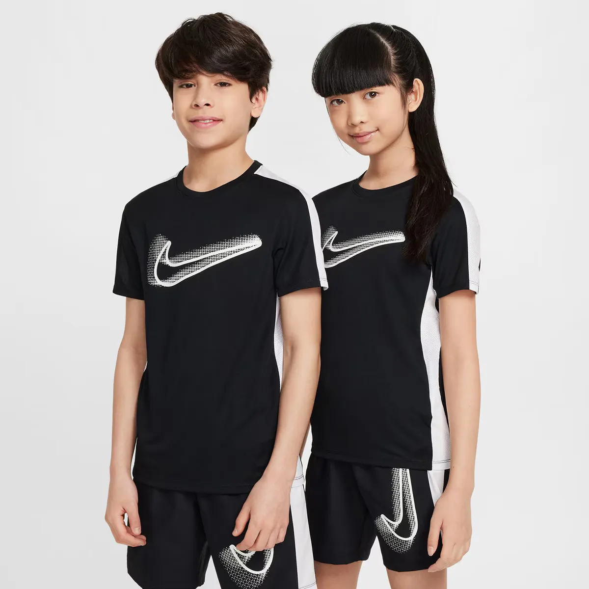 

Детская футболка Nike Academy23, черный