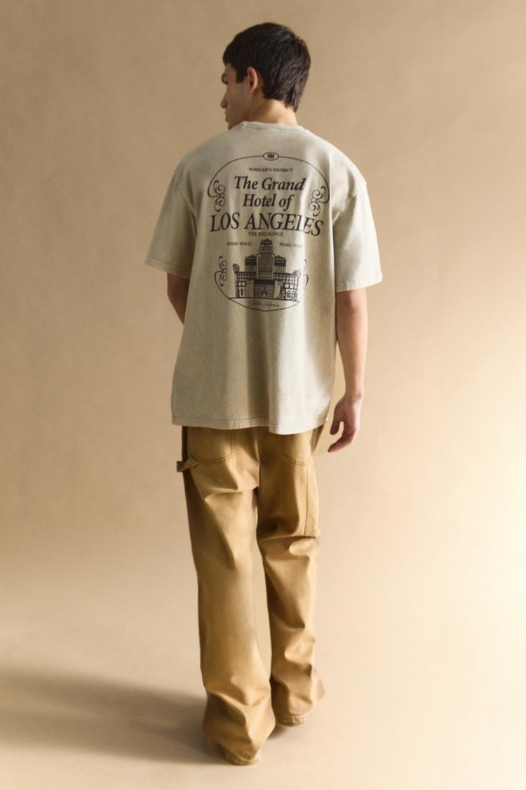 

Футболка Лос-Анджелеса Pull And Bear, серый