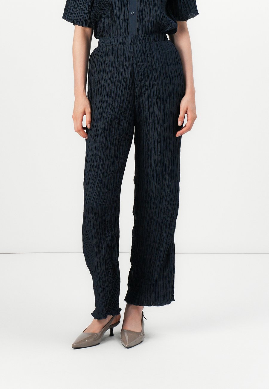 

Брюки Selected Femme SLFELMA WIDE PLISSE PANT, Dark Sapphire/Dark Blue
