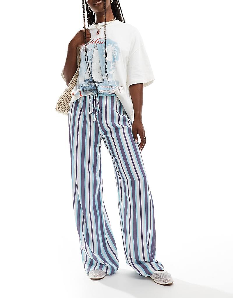 

ASOS DESIGN — брюки свободного кроя из смесового льна в синюю полоску