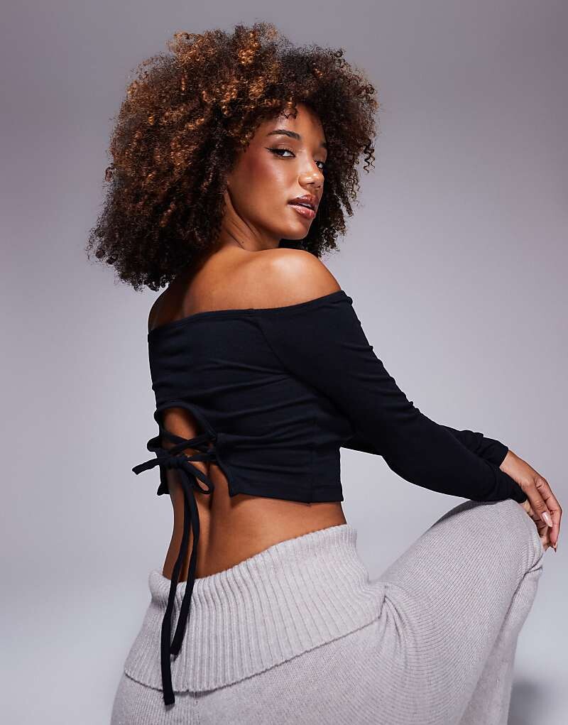 

Черный топ с открытыми плечами и шнуровкой на спине ASOS DESIGN