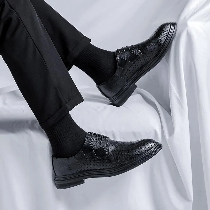 Мужские лоферы кожаные перфорированные New Men's Hollow Leather Loafers, черный UOPYNE — фото 4