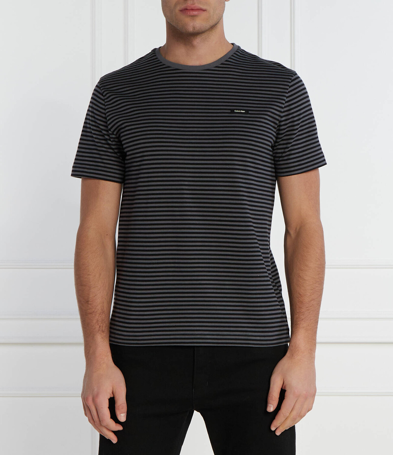 

Футболка Calvin Klein Regular Fit, серый