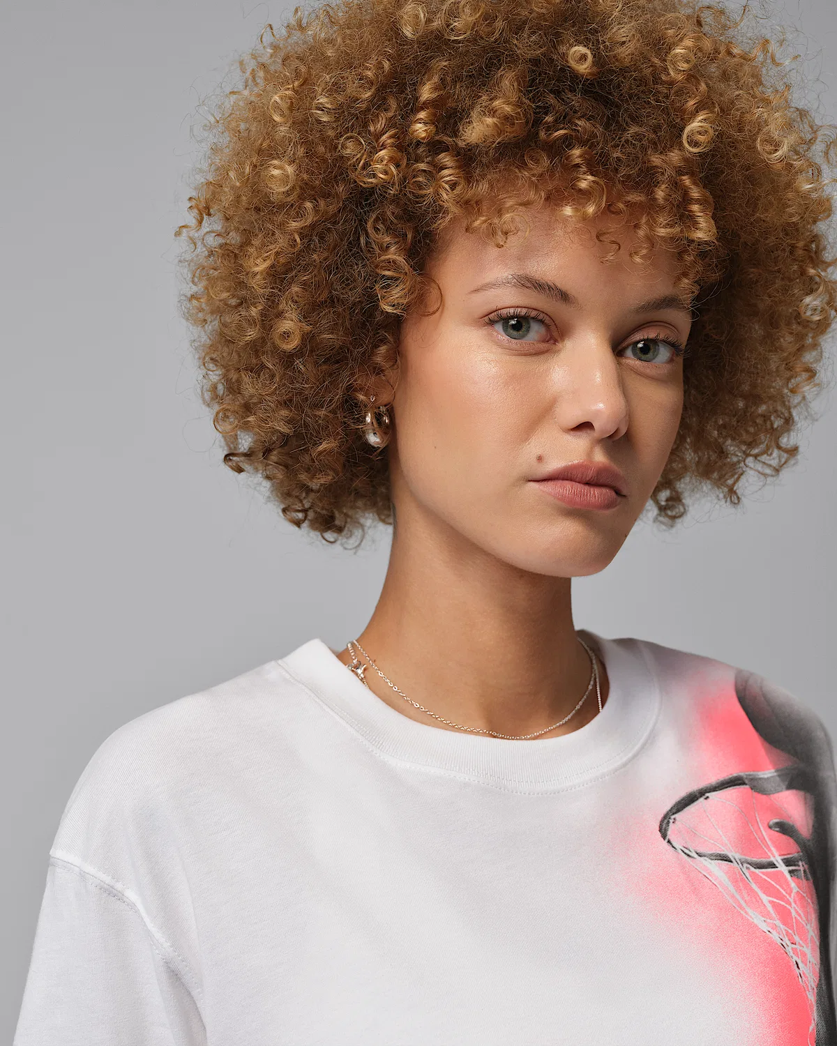 Женская футболка Dri-FIT с принтом Jordan Sport Heritage, White/Infrared 23 — фото 3