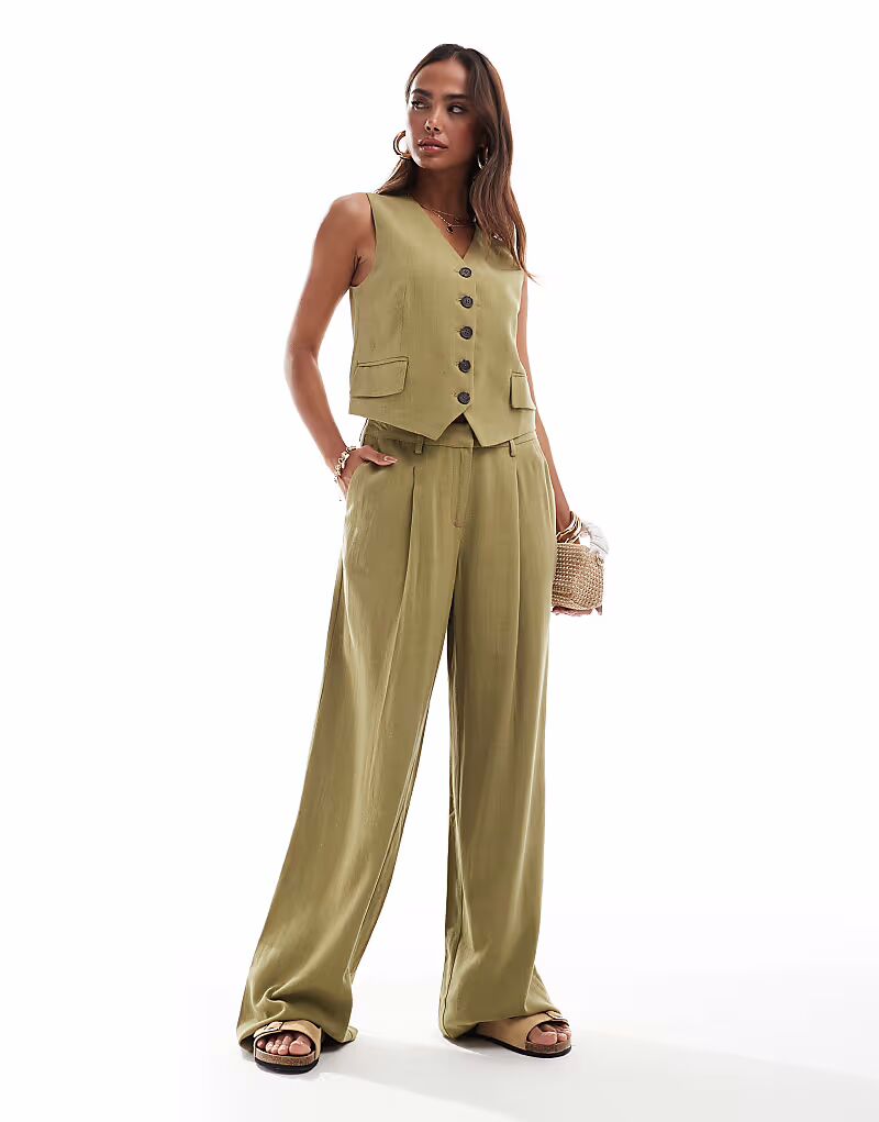 

Льняные брюки Vero Moda со складками спереди, оливкового цвета