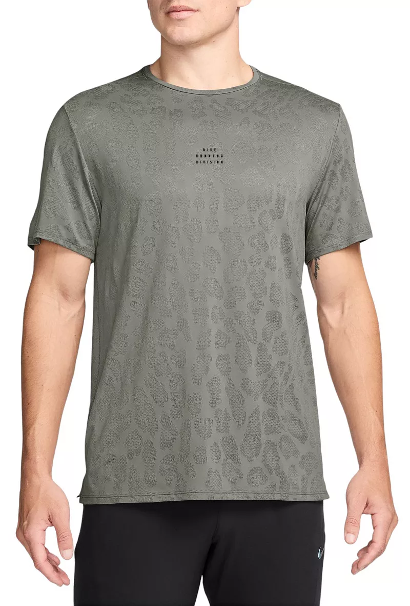 

Мужская футболка Nike Dri-FIT Rise 365 Running Division, цвет Dark Stucco