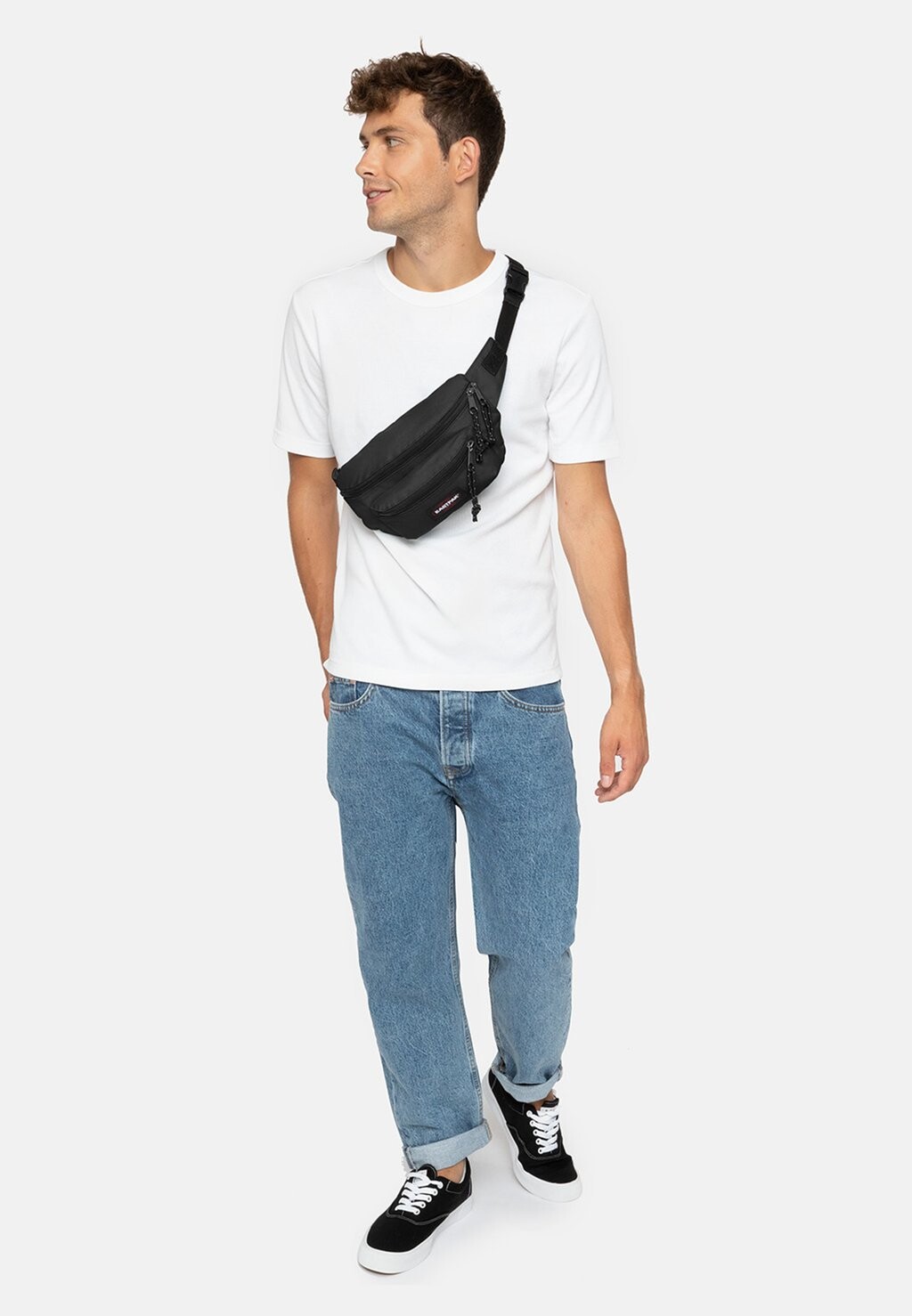 

Поясная сумка Eastpak нейлоновая, черный