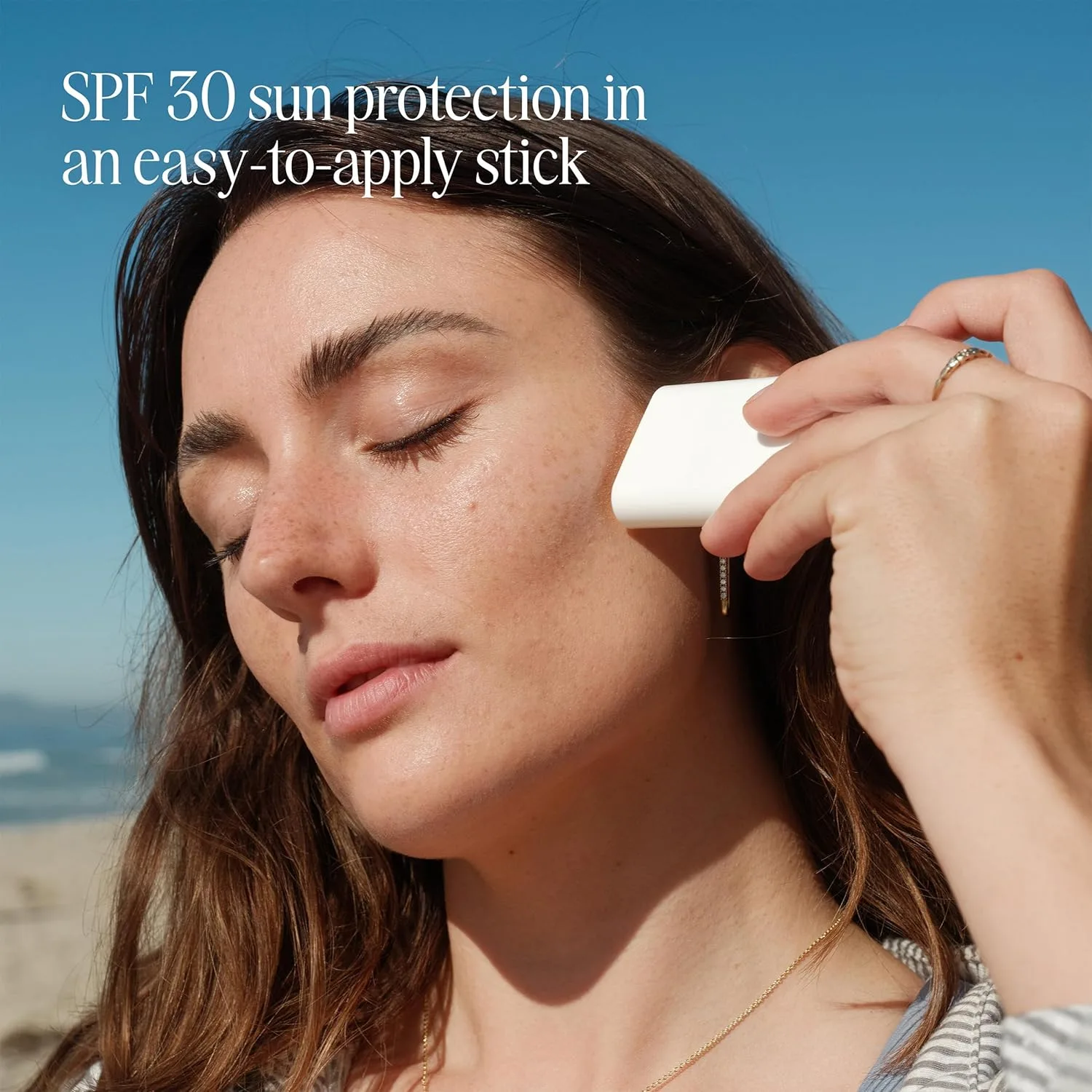 COOLA Organic Face Sunscreen SPF 30 Sunblock Lotion Stick, дерматологически протестирован, ежедневная защита, Vegan и Gluten Free, Tropical Coconut, 0.15 Oz — фото 2