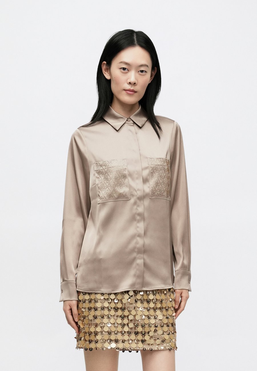 

Блуза Guess MARGUERITE HOTFIX POKETS SHIRT, Summer Clay/Beige