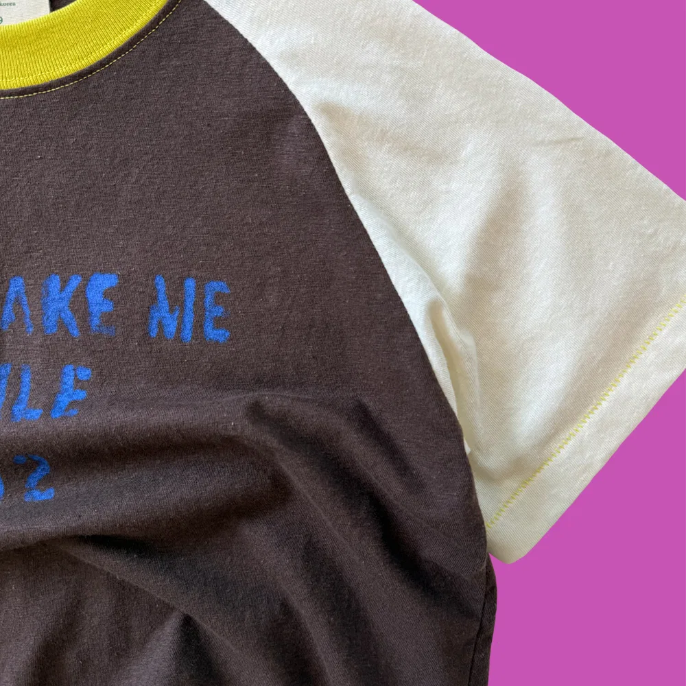 Детская футболка Smile Raglan с коротким рукавом коричневая от Frise — фото 3