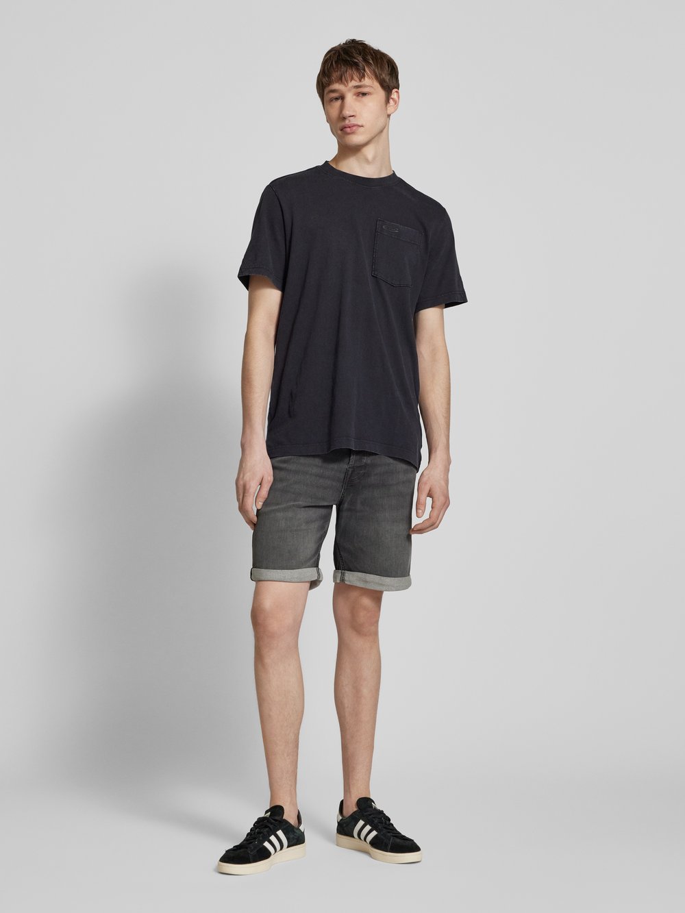 

Джинсовые шорты прямого кроя с 5 карманами, модель «RICK» Jack & Jones, темно-серый