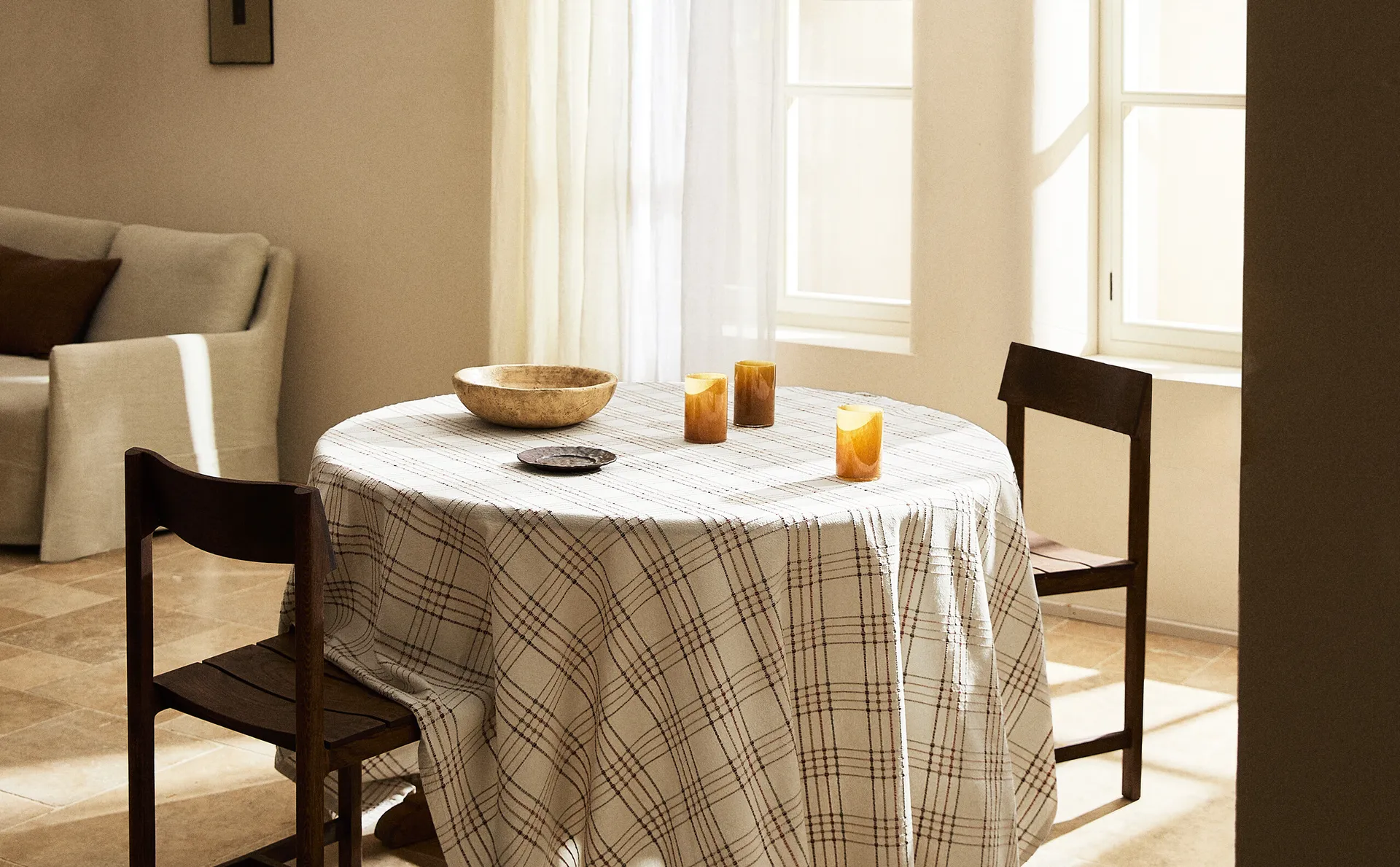 

Скатерть с рельефными линиями Zara Home, экрю