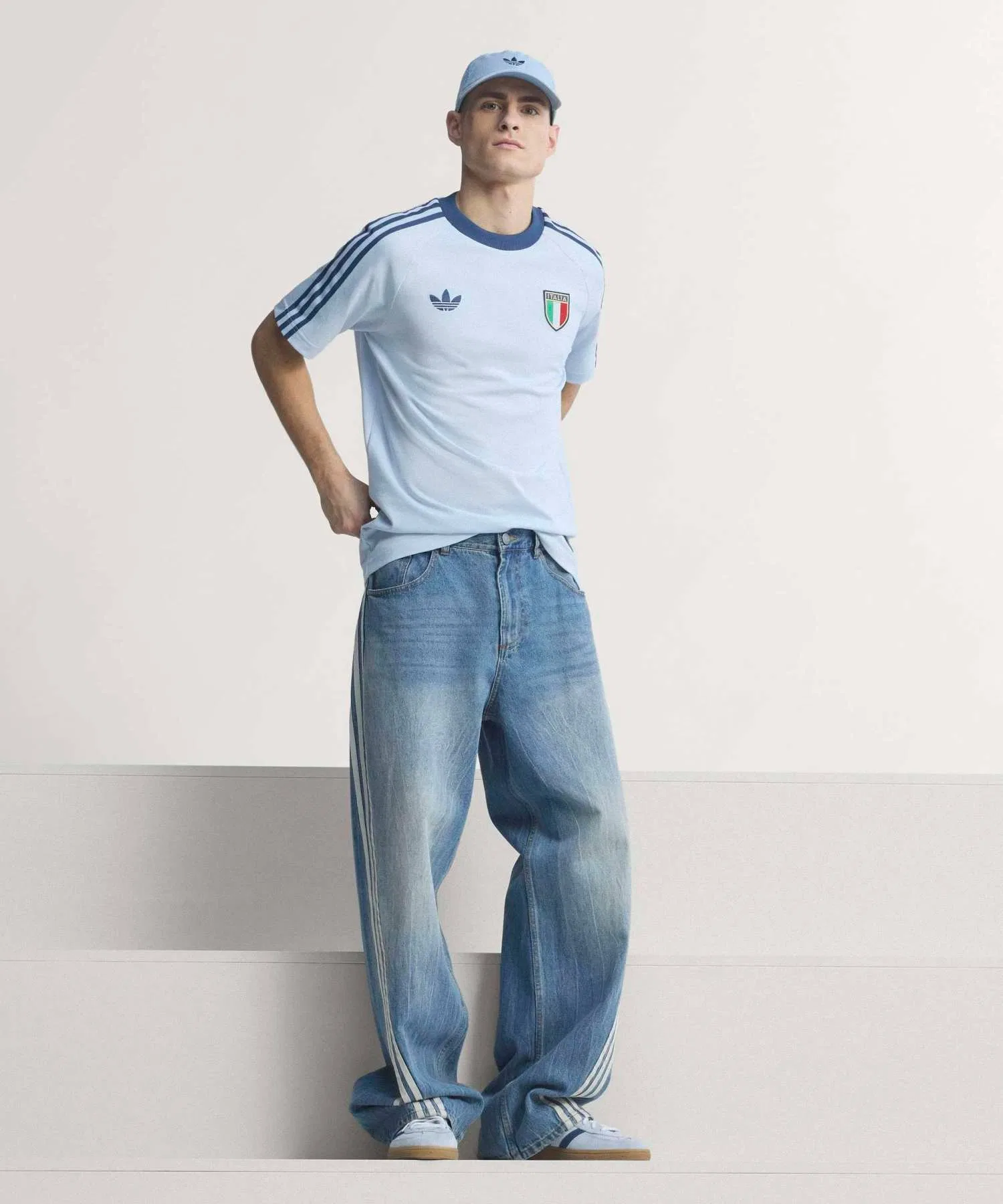 Мужская футболка adidas Italia Originals с логотипом бренда тёмно-синяя — фото 2