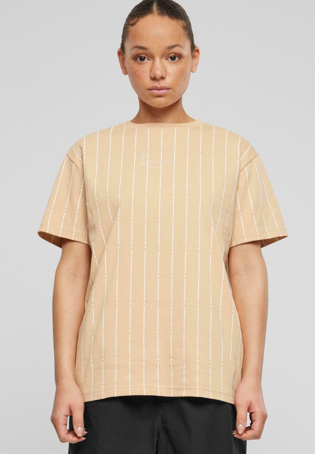 

Футболка с принтом SMALL SIGNATURE STAR Karl Kani, цвет sand off white