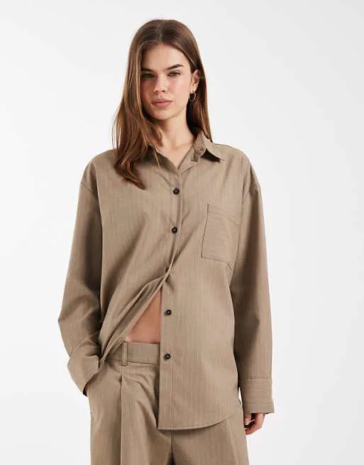 

Свободная мужская рубашка в полоску ASOS DESIGN