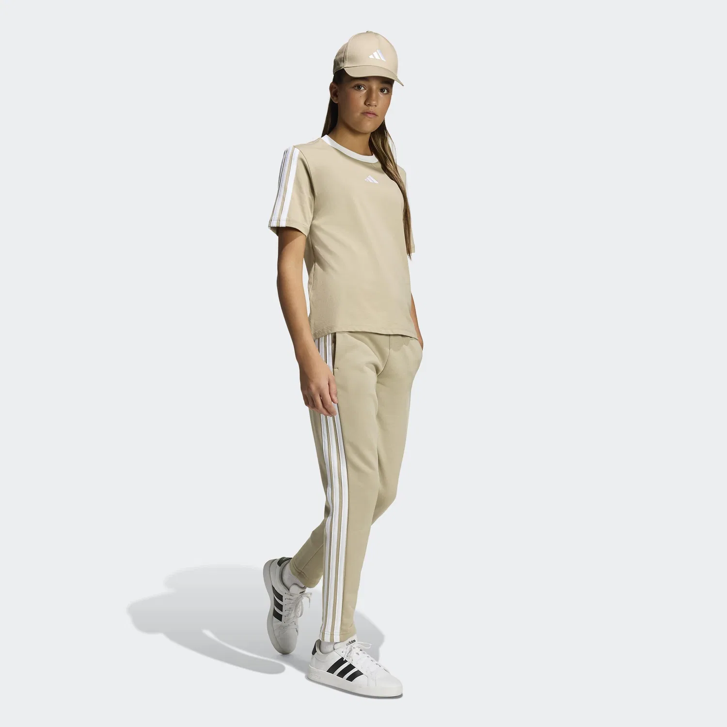 Спортивные брюки Adidas Sportswear Slim fit для тренировок, бежевого цвета — фото 4
