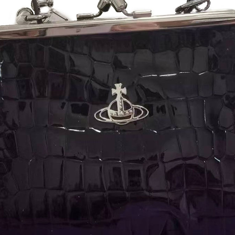 Сумка-торба из кожи крокодилового принта Vivienne Westwood черная — фото 4