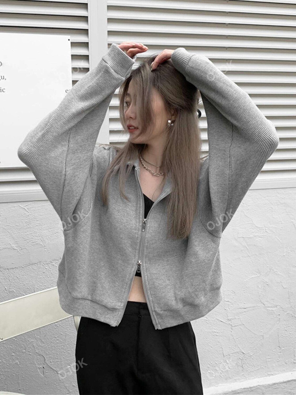 

Укороченный пуловер, пэчворк, застежка-молния, серый