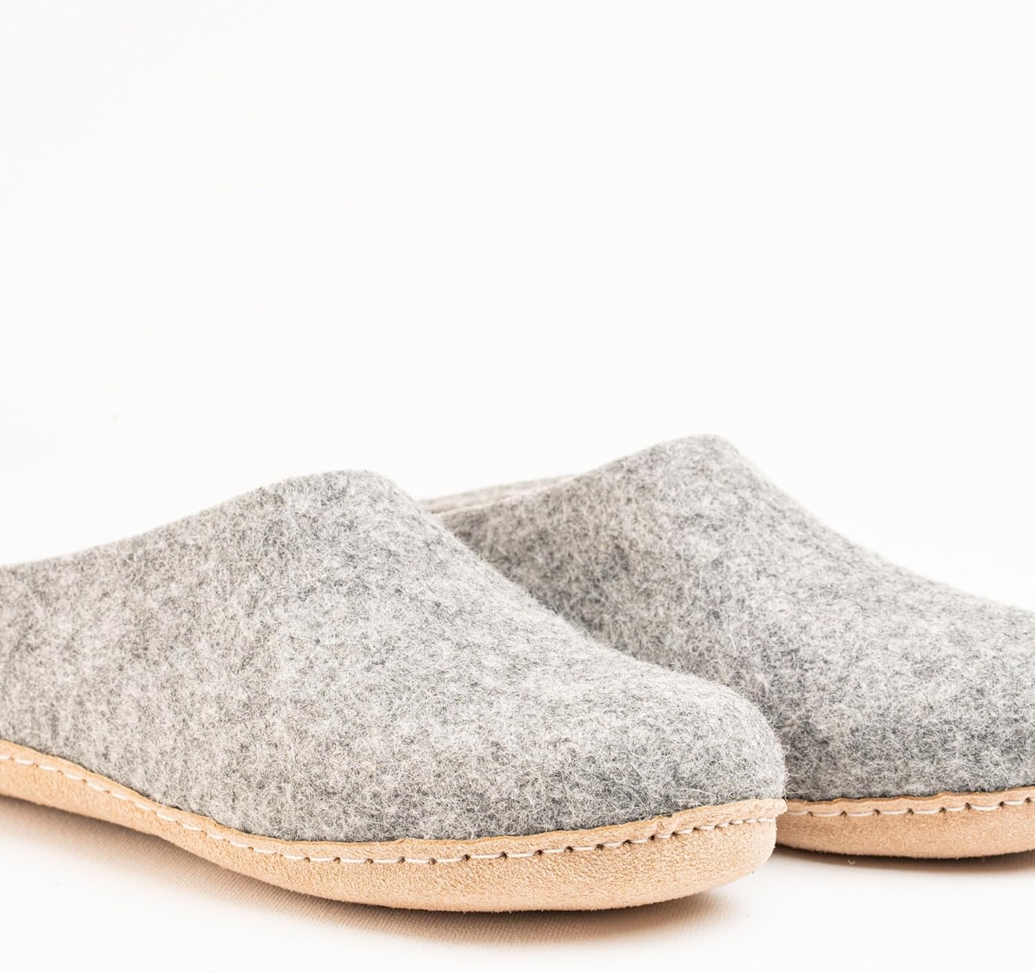 Домашние тапочки с открытой пяткой Woolly и кожаной подошвой, Премиальная новозеландская шерсть, Ручная работа с итальянским дизайном, Мягкие, дышащие и не имеющие запаха Woolly'S, серый — фото 4